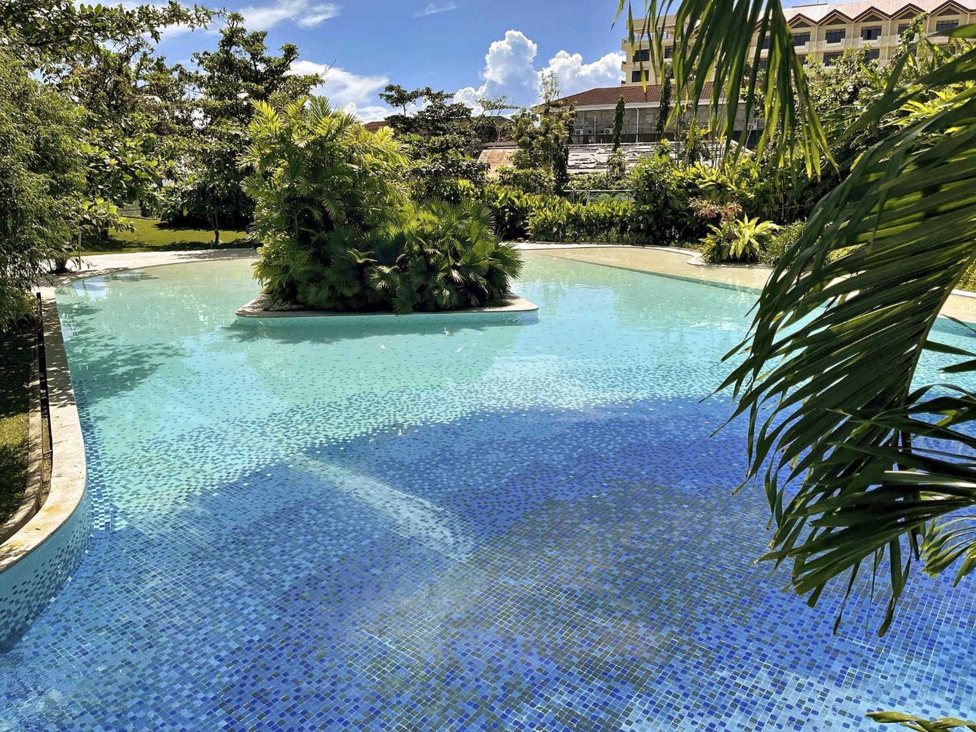 Dominiks Quite And Elegant Studio Ocean View Pool At Tambuli Resort High Floor Lapu-Lapu City Exterior photo